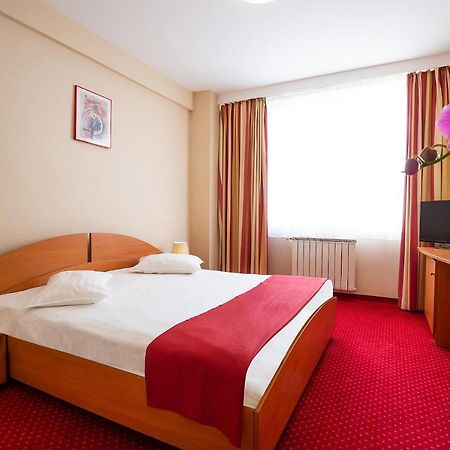 Hotel Dana ซาตูมาเร ภายนอก รูปภาพ