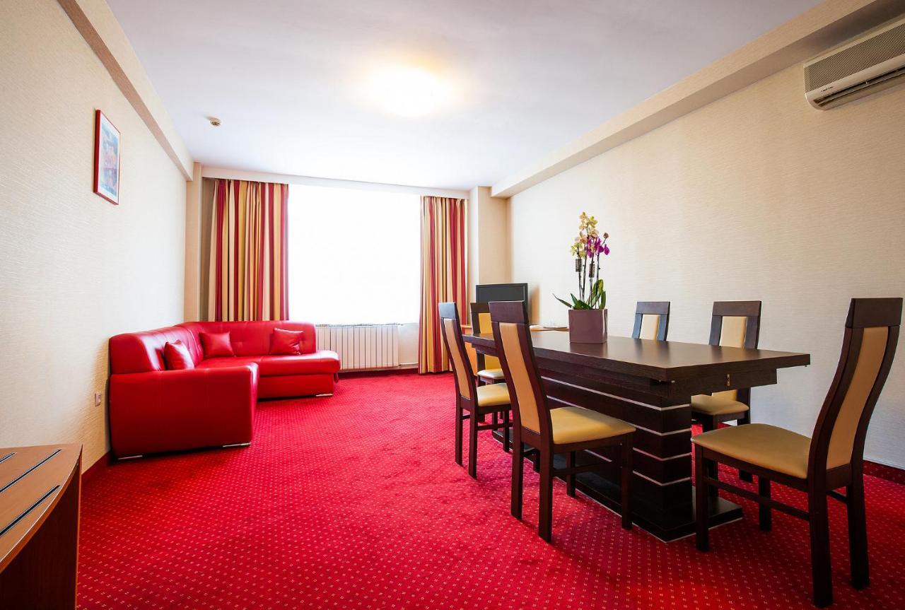 Hotel Dana ซาตูมาเร ภายนอก รูปภาพ