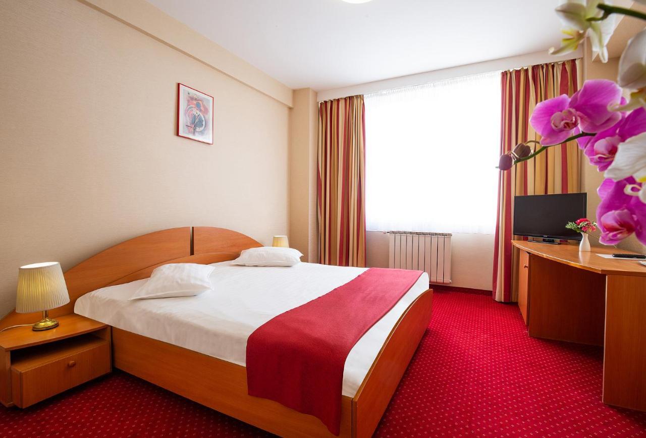 Hotel Dana ซาตูมาเร ภายนอก รูปภาพ
