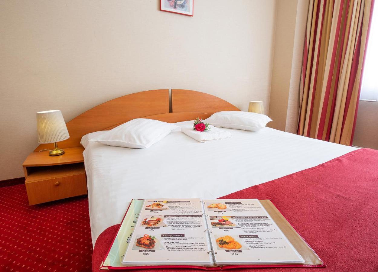 Hotel Dana ซาตูมาเร ภายนอก รูปภาพ
