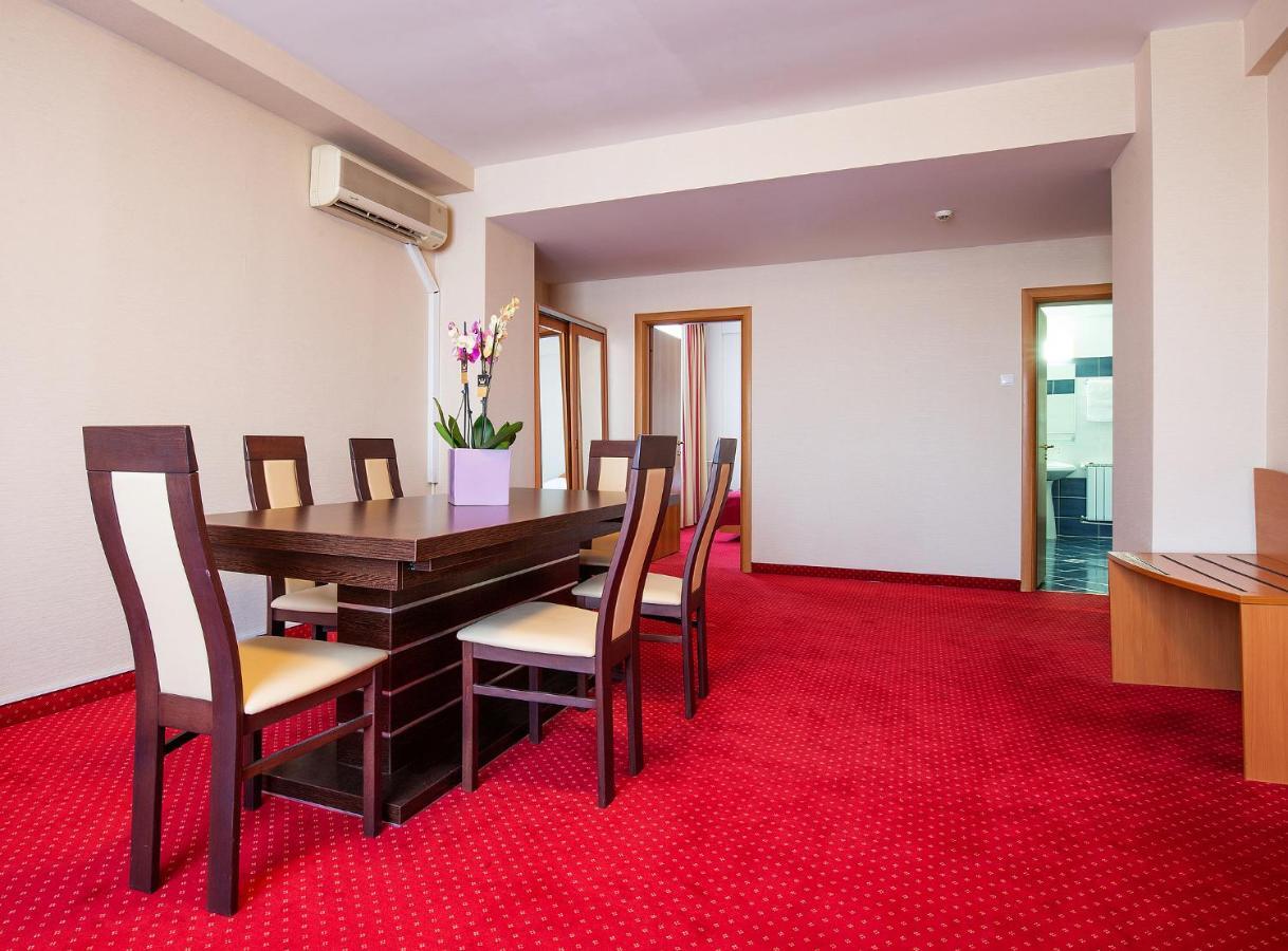 Hotel Dana ซาตูมาเร ภายนอก รูปภาพ